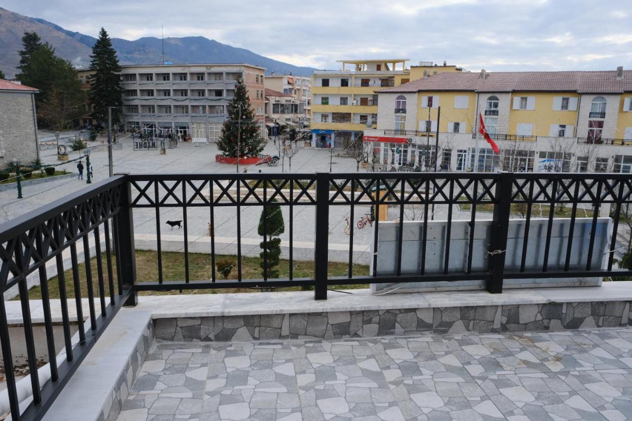 As E Vogel, As E Madhe Hotel Erseke Exterior photo